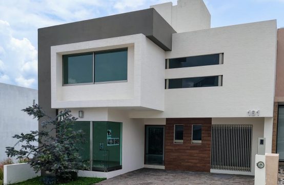 Avenida Lomalta 210 Int. 161