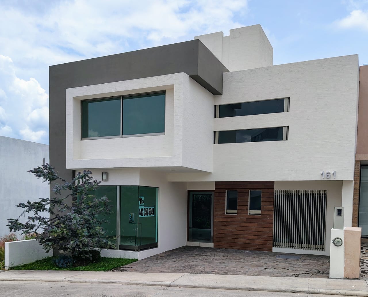 Avenida Lomalta 210 Int. 161